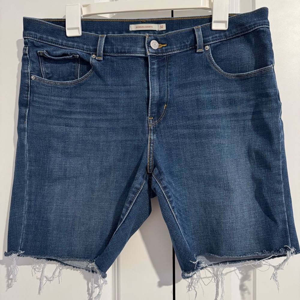 Levis Denim Bermuda Shorts size 32